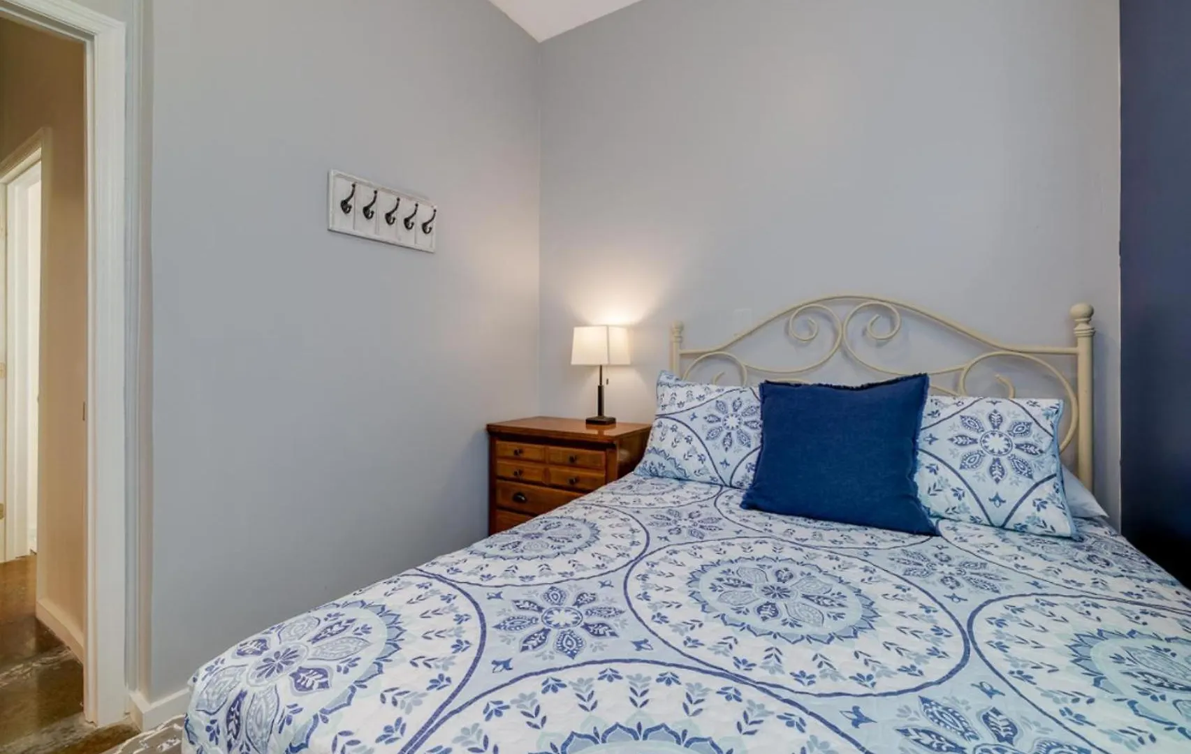 ☆Historic Living•2 Separate Spaces•Downtown•Walk To Forsyth Park•Private Patio/Porch☆ Savannah