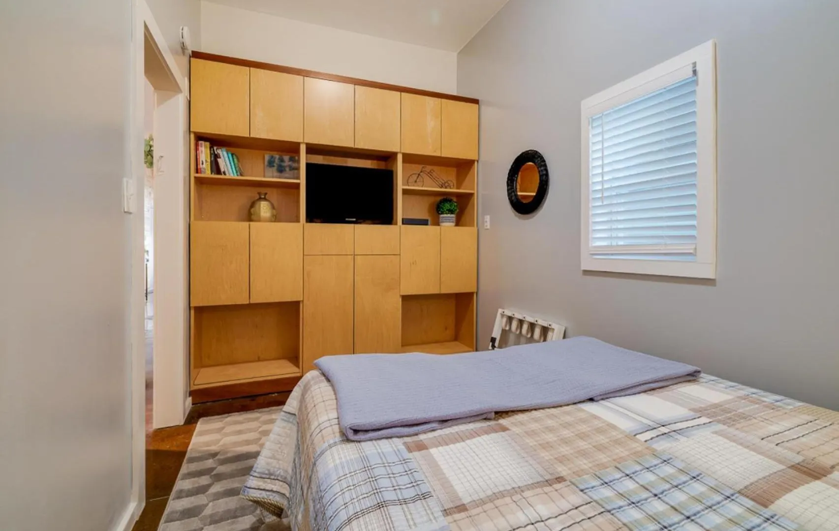 ☆Historic Living•2 Separate Spaces•Downtown•Walk To Forsyth Park•Private Patio/Porch☆ Savannah