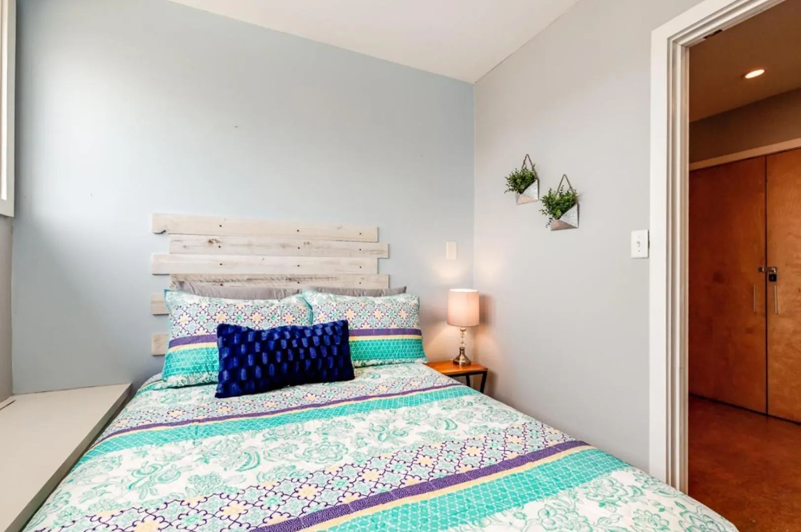 ☆Historic Living•2 Separate Spaces•Downtown•Walk To Forsyth Park•Private Patio/Porch☆ Savannah United States