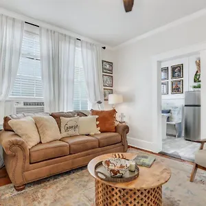 Southern Belle On Oglethorpe Square Holiday home